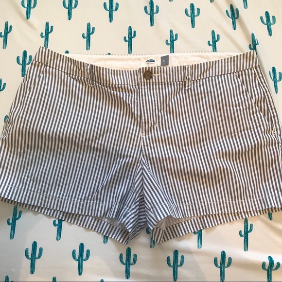 Like new old navy shorts striped style white black - Picture 1 of 4
